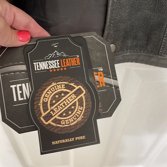 Tennessee Leather Motorcycle Vest - Picture 7 of 7